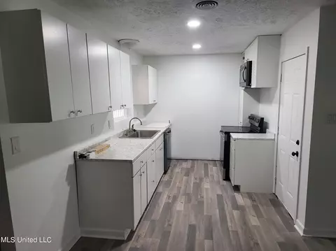 Kitchen - 2910 Robinson, Jackson, MS 39209 photo 1 of 1