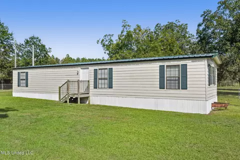 27188 D V Moran Rd, Pass Christian, MS 39571