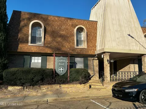 5155 Wayneland Dr #B8, Jackson, MS 39211