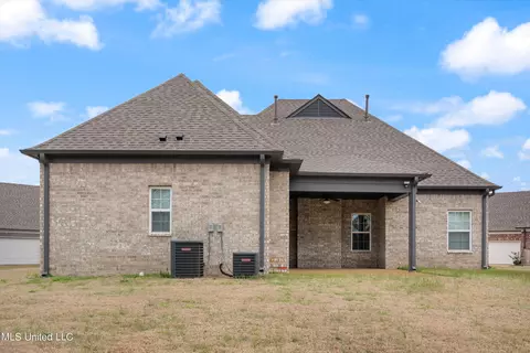 Exterior - 711 Beckett Cv, Hernando, MS 38632 photo 7 of 9