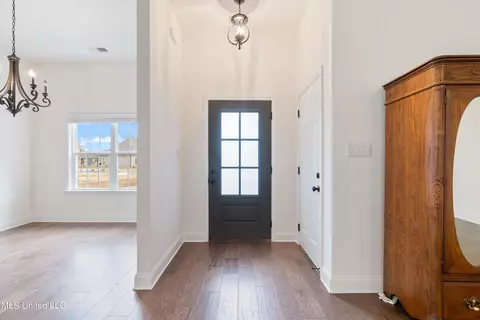 Entry Way - 711 Beckett Cv, Hernando, MS 38632 photo 1 of 2