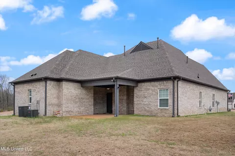 Exterior - 711 Beckett Cv, Hernando, MS 38632 photo 8 of 9