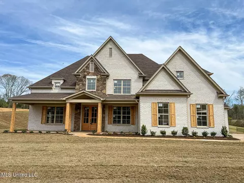234 Poplar Ln, Holly Springs, MS 38635