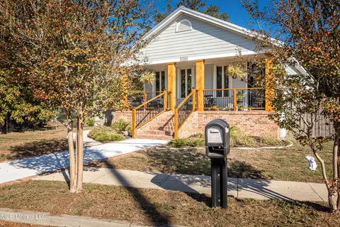 1524 2nd St, Gulfport, MS 39501