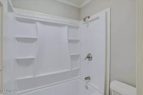 Bath - 3326 Ramona St, Jackson, MS 39212 photo 2 of 4