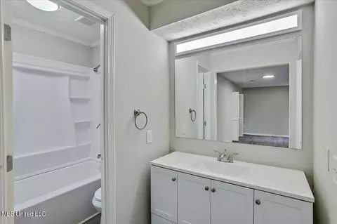 Bath - 3326 Ramona St, Jackson, MS 39212 photo 1 of 4