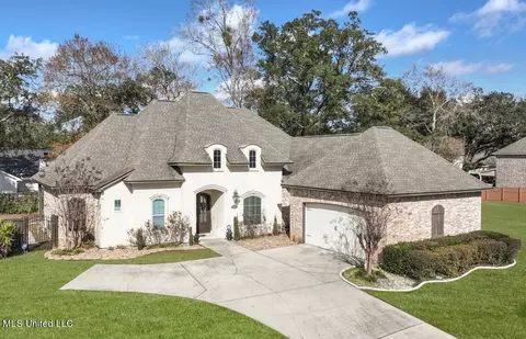 1568 Lucius St, Biloxi, MS 39532
