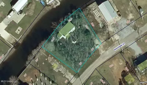 11125 Missouri St, Bay Saint Louis, MS 39520