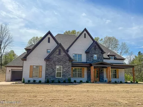 11449 Vickis Ln, Olive Branch, MS 38654