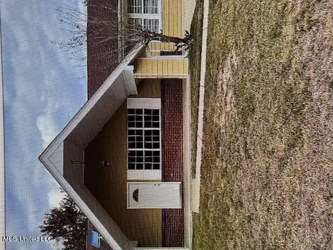 10652 Plummer Cir, Gulfport, MS 39503