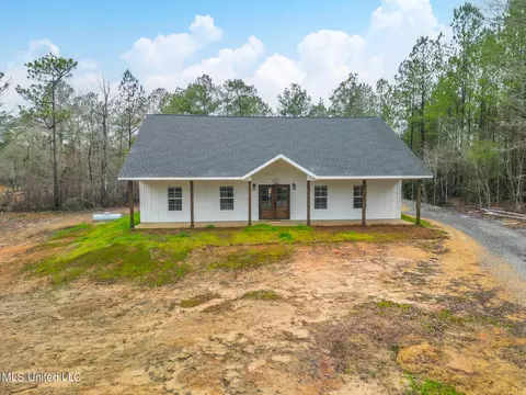 24 Tall Pine Dr, Wiggins, MS 39577