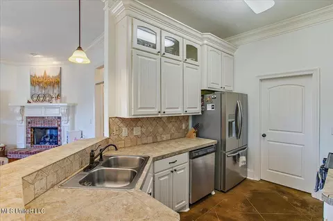363 Austin Cir, Brandon, MS 39047 photo 12
