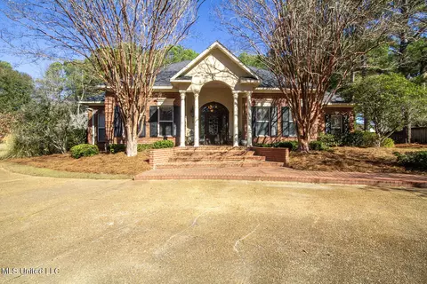 111 Shadia Dr, Clinton, MS 39056