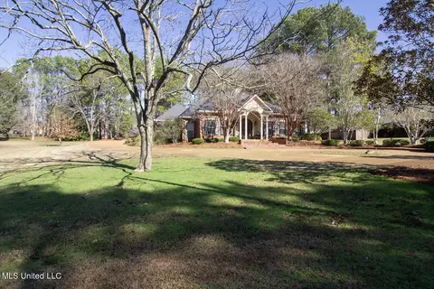 111 Shadia Dr, Clinton, MS 39056 photo 3