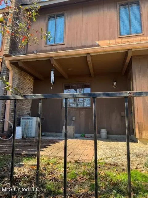 1255 E County Line Rd #H3, Jackson, MS 39211 photo 2