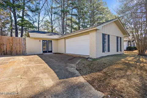 552 Cedarwood Dr, Jackson, MS 39212