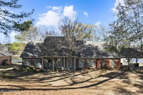 150 Trails End, Flora, MS 39071