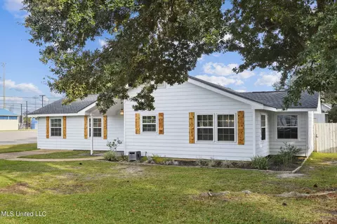 107 Ranch St, Bay Saint Louis, MS 39520