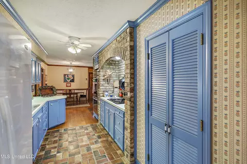 Kitchen - 5247 Meadow Oaks Park Dr, Jackson, MS 39211 photo 1 of 4