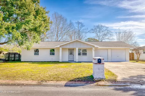 854 Lakewood Pl, Biloxi, MS 39532