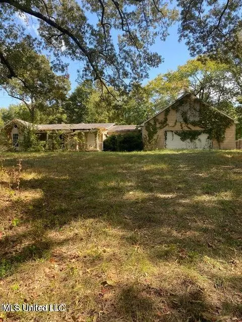 5586 Jordan Dr, Horn Lake, MS 38637