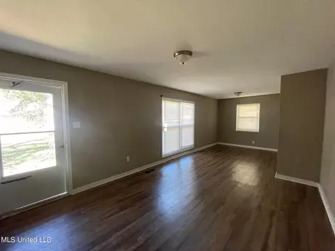 3036 Oak Forest Dr, Jackson, MS 39212 photo 2