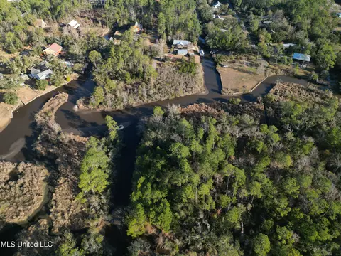 713 E North St, Pass Christian, MS 39571