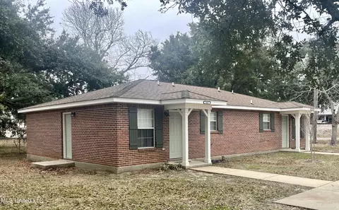 245 Palmetto Ln, Gulfport, MS 39507