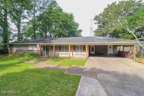 5009 Ashley Dr, Jackson, MS 39211