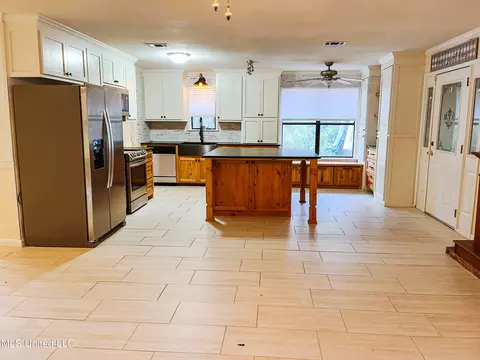 Kitchen - 114 Holton Dr, Lucedale, MS 39452 photo 5 of 6