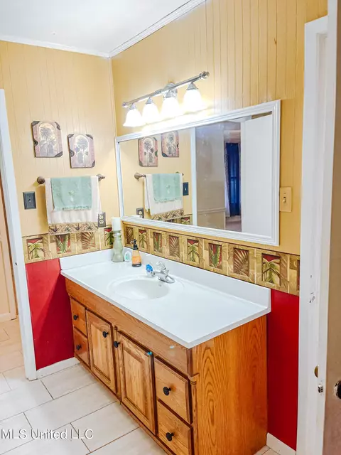 Bath - 114 Holton Dr, Lucedale, MS 39452 photo 2 of 2
