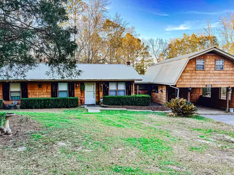 114 Holton Dr, Lucedale, MS 39452