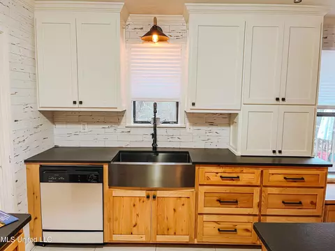 Kitchen - 114 Holton Dr, Lucedale, MS 39452 photo 3 of 6