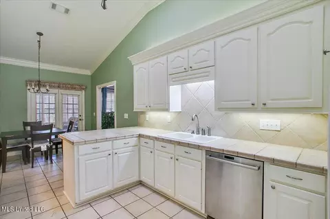90 Napoleon Cir, Brandon, MS 39047 photo 13