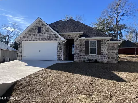 886 Maili Pl, Diamondhead, MS 39525