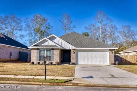 14036 Fox Hill Dr, Gulfport, MS 39503