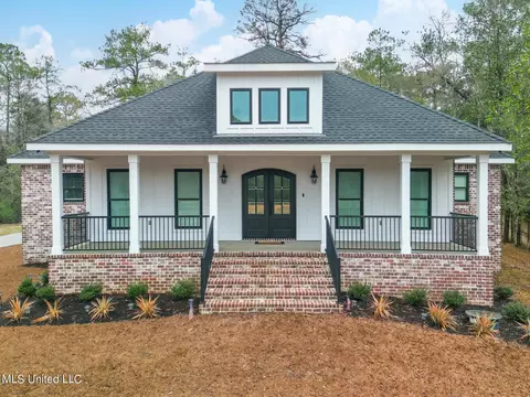 12893 Woodland Cir, D'iberville, MS 39540