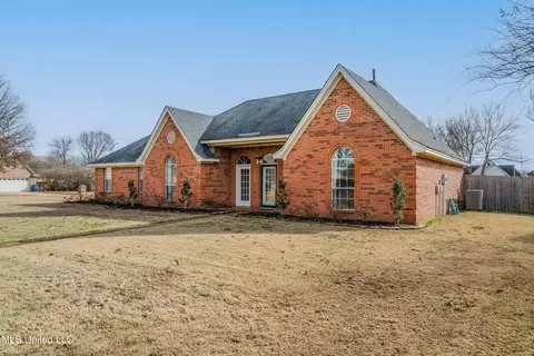 7141 Amber Dr, Olive Branch, MS 38654