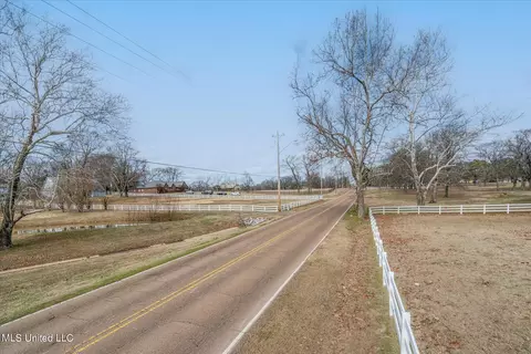 7769 Malone Rd, Olive Branch, MS 38654 photo 2