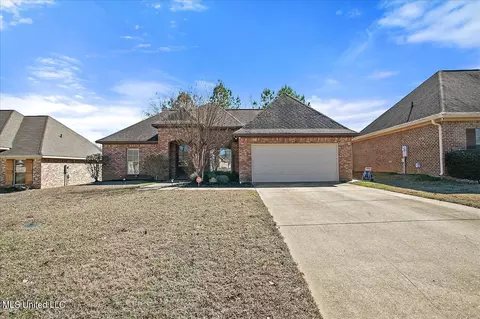 462 Silver Hill Dr, Pearl, MS 39208