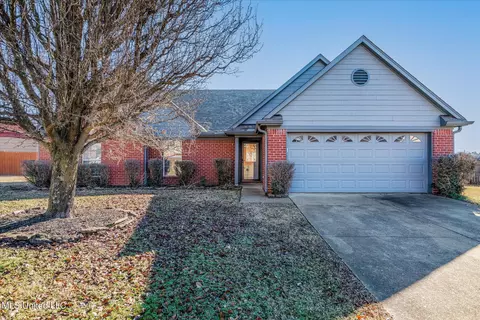 7866 S Sarah Ann Dr, Southaven, MS 38671