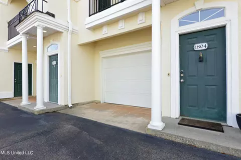 2252 Beach Dr #1804, Gulfport, MS 39507