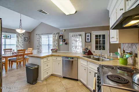 149 Oak Ridge Cir, Madison, MS 39110 photo 11