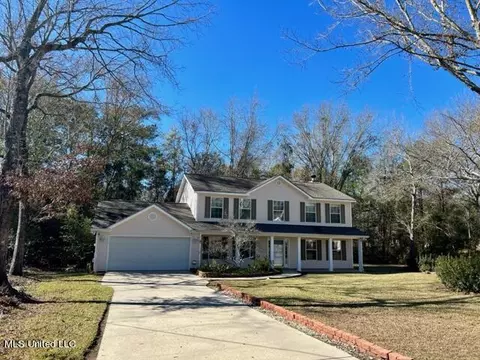 6814 Aumoae Ct, Diamondhead, MS 39525