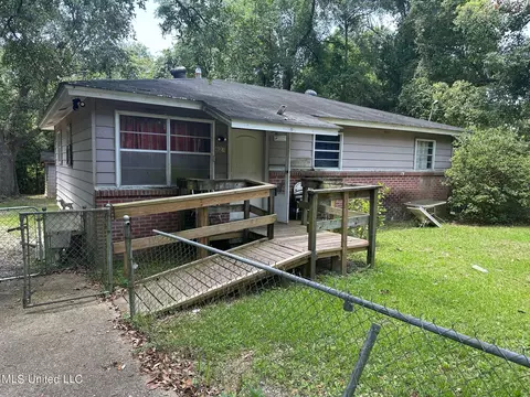 623 Georgia St, Gulfport, MS 39501