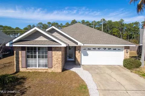 3723 Springwood Ln, Ocean Springs, MS 39564