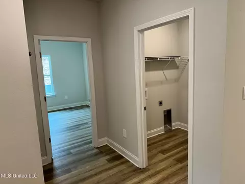 Entry Way - 87125 Highpoint Dr, Diamondhead, MS 39525 photo 3 of 3