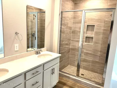 Bath - 87125 Highpoint Dr, Diamondhead, MS 39525 photo 4 of 5