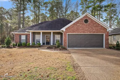 433 Old Town Cir, Brandon, MS 39042