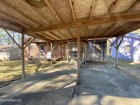 3747 Bishop Ave, Jackson, MS 39213 photo 2